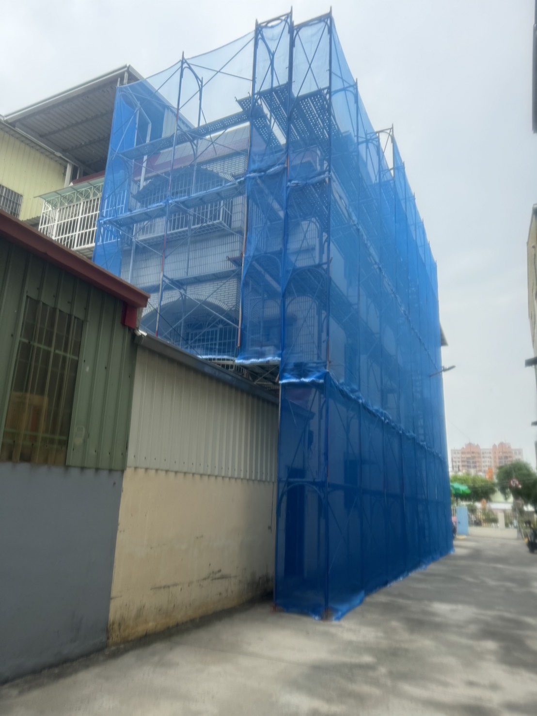 高雄公寓外牆翻修鷹架架設