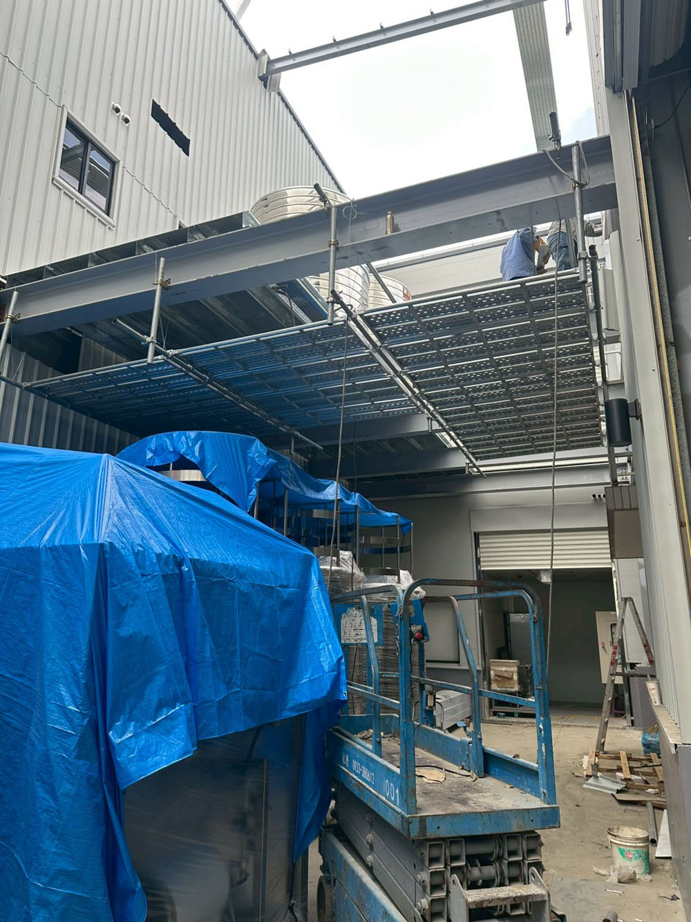 高雄廠房鋼構施工平台架設